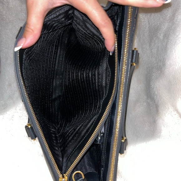 Prada Galleria medium size - Picture 13 of 15